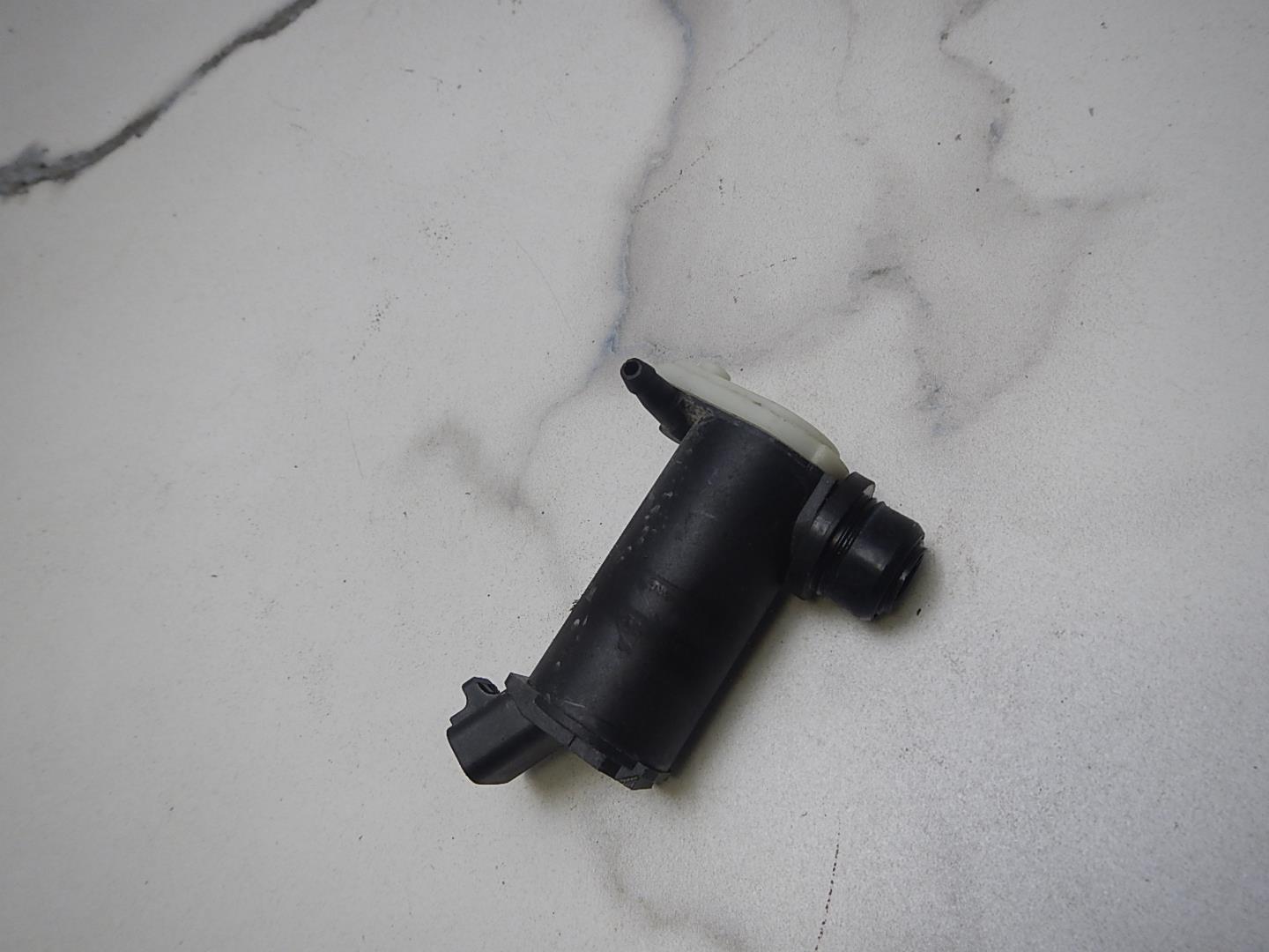 Насос омывателя фар