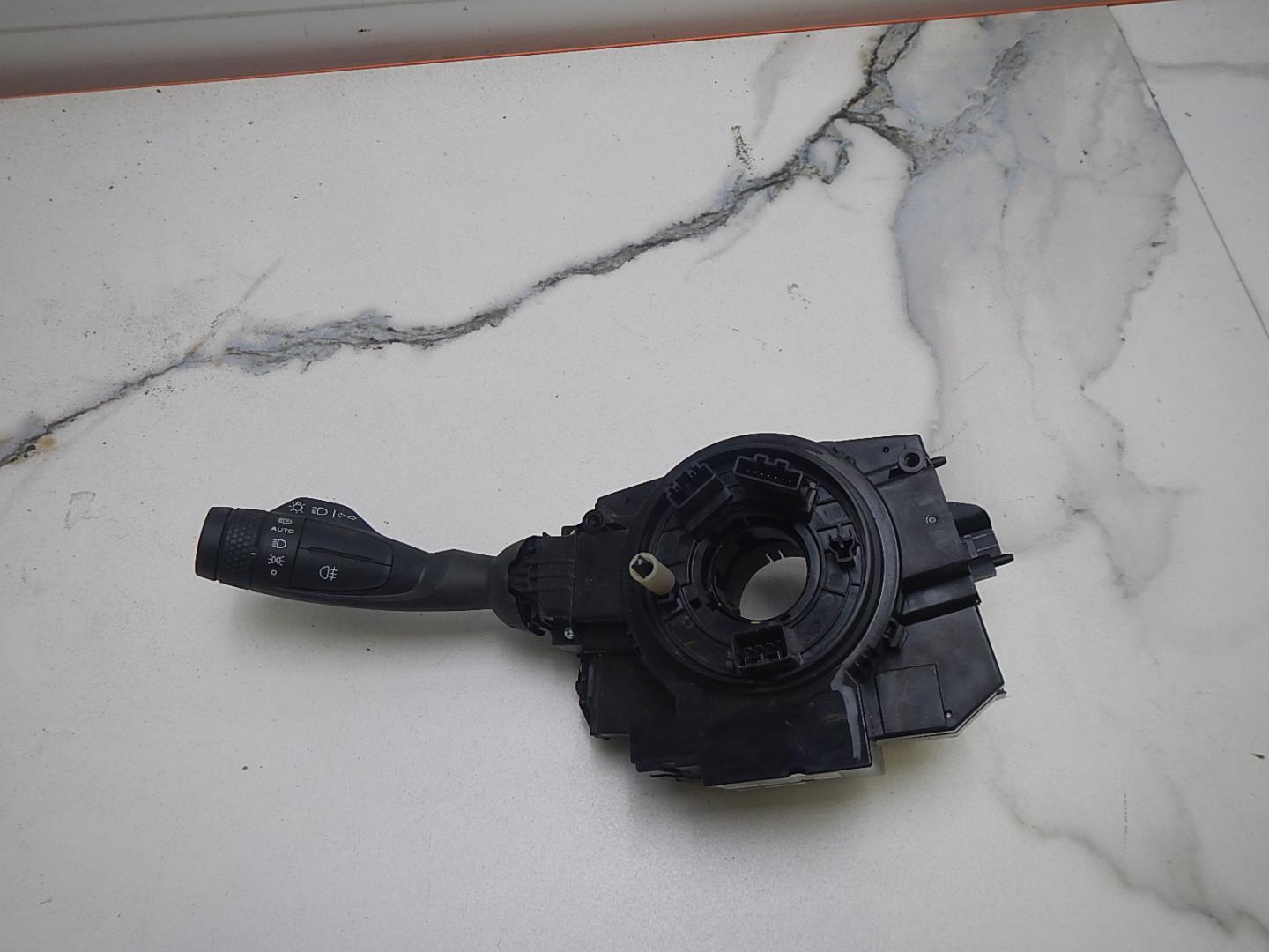 Переключатель поворотов подрулевой