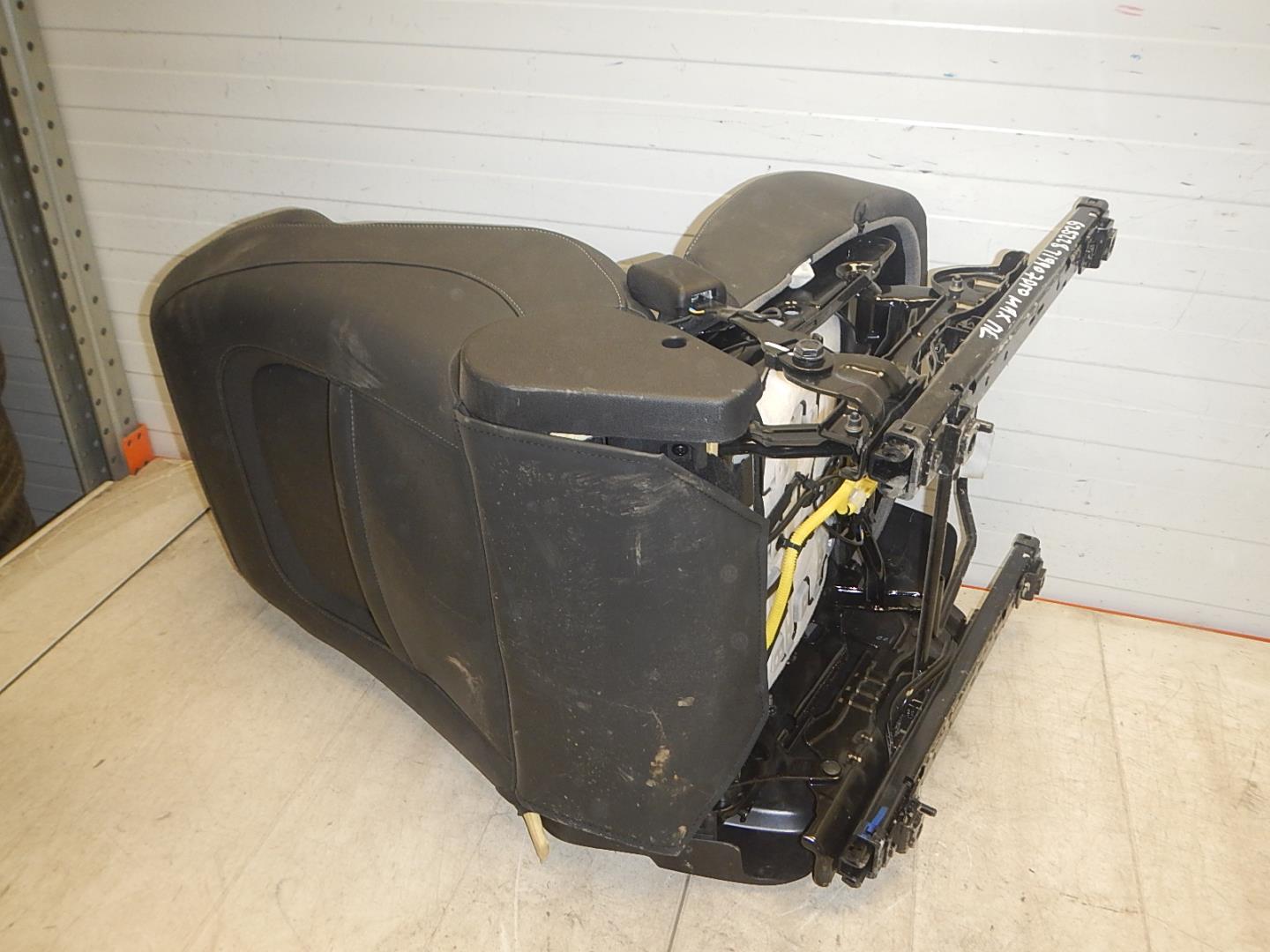 Сиденье переднее левое