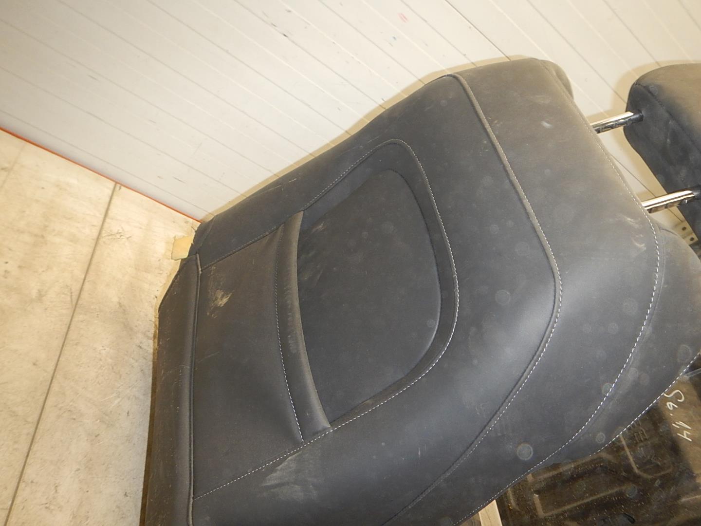 Сиденье переднее левое