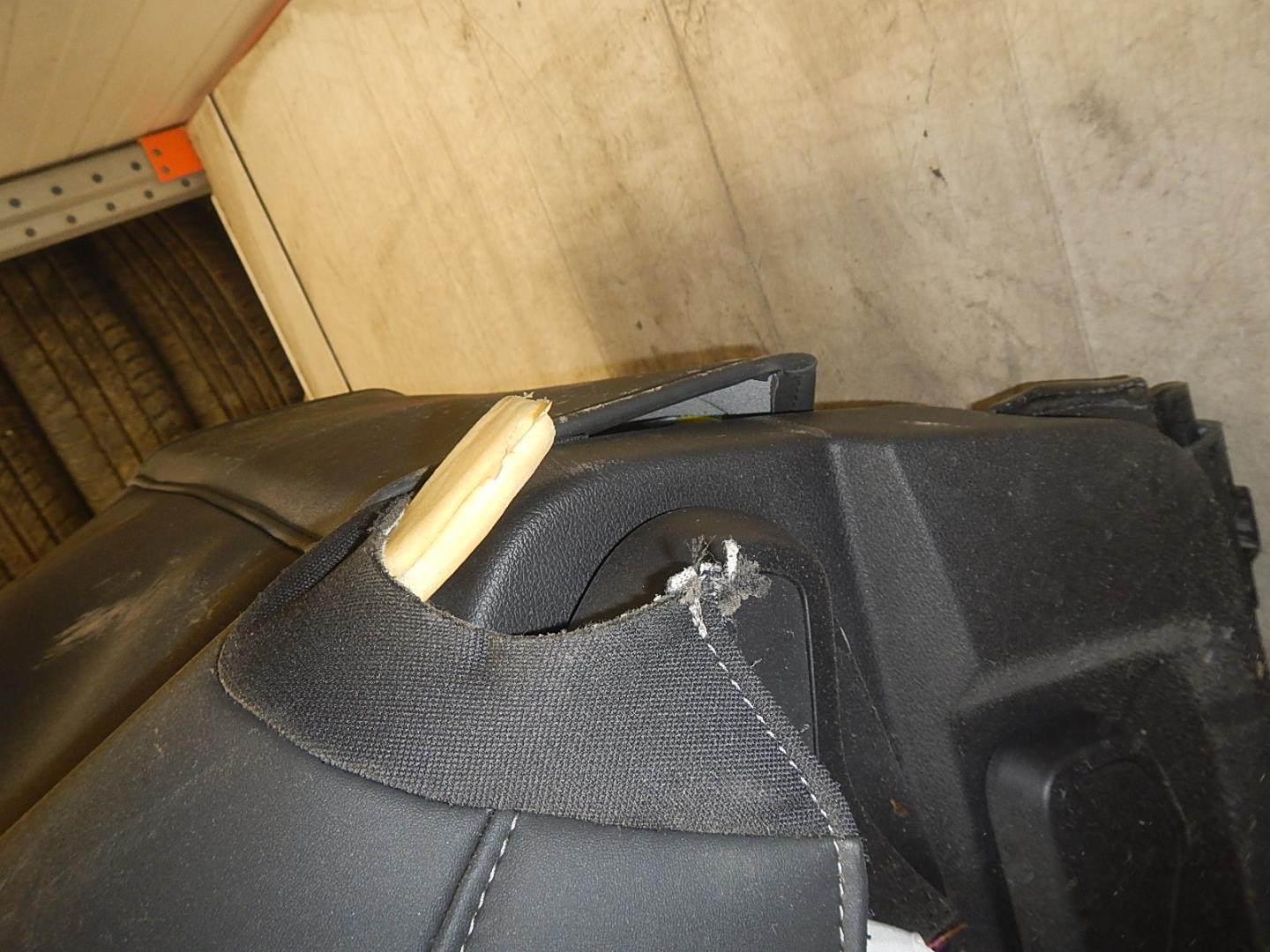 Сиденье переднее левое