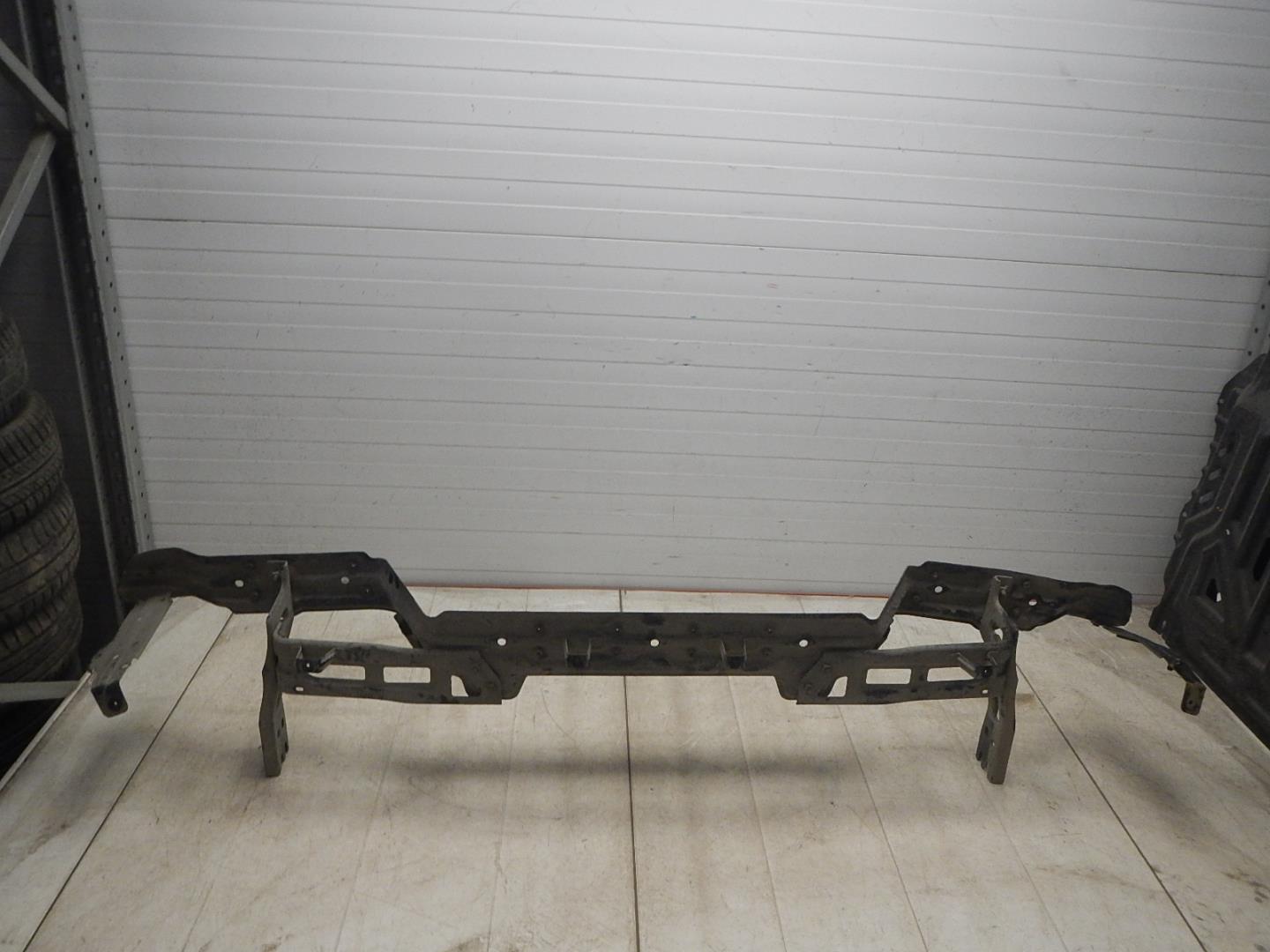 Усилитель заднего бампера