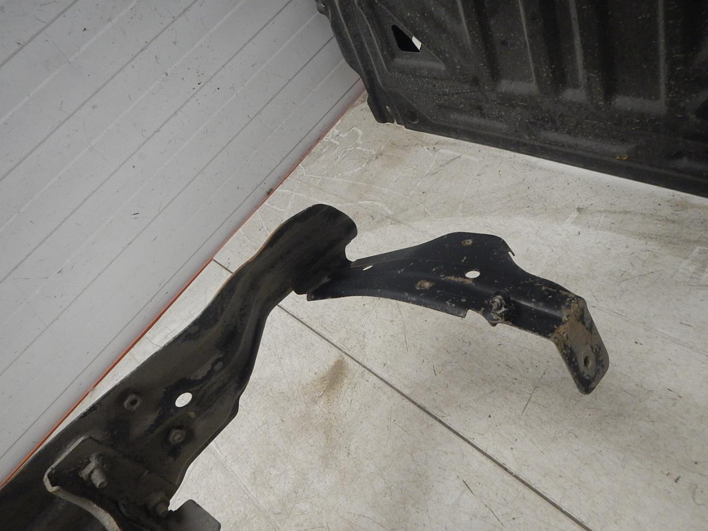 Усилитель заднего бампера