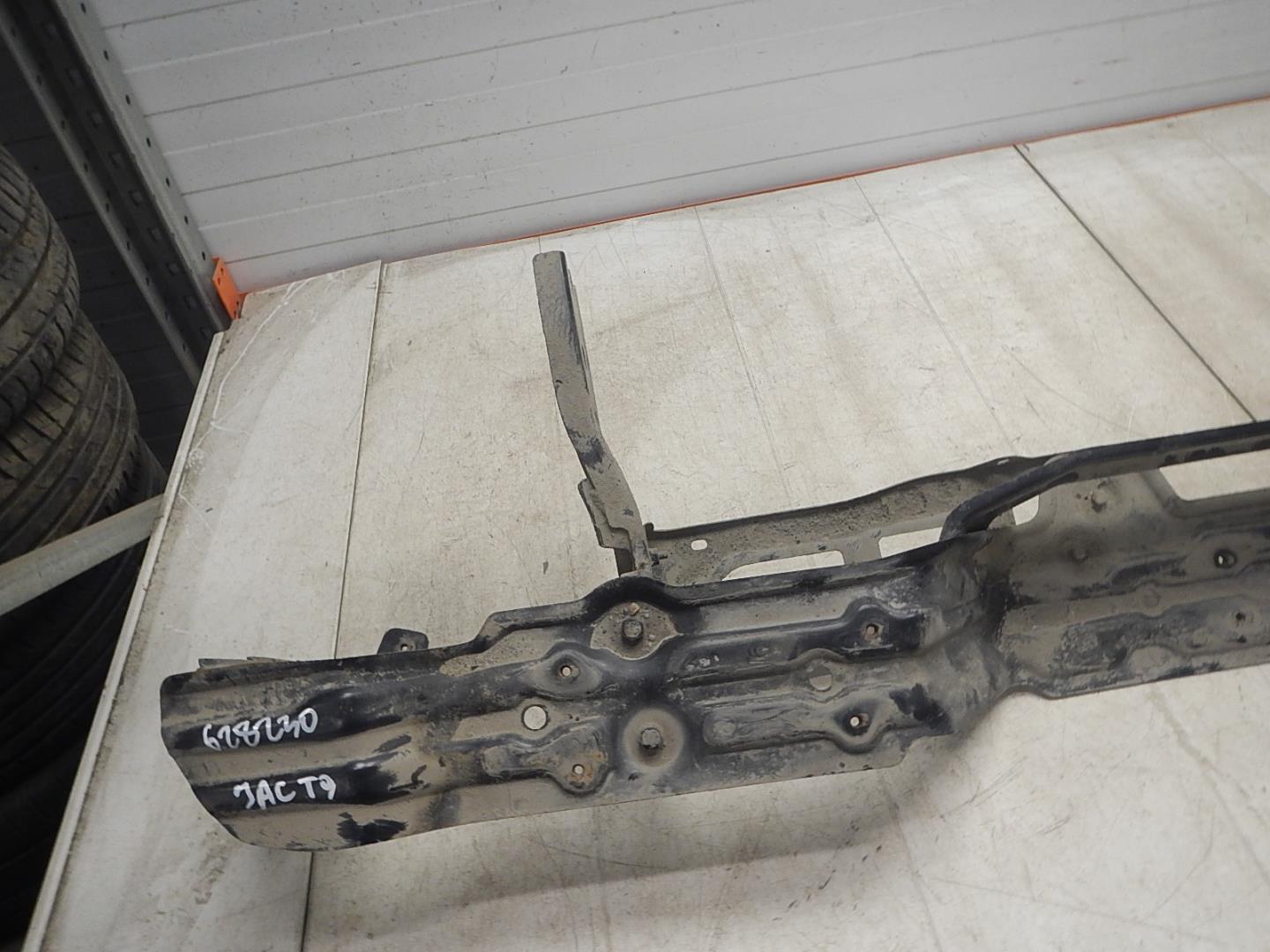 Усилитель заднего бампера