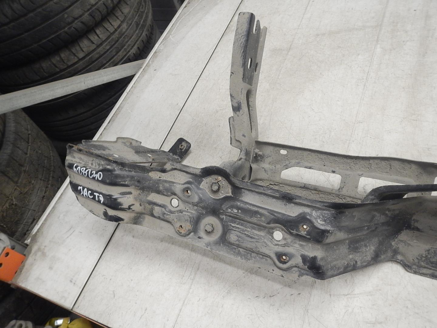 Усилитель заднего бампера