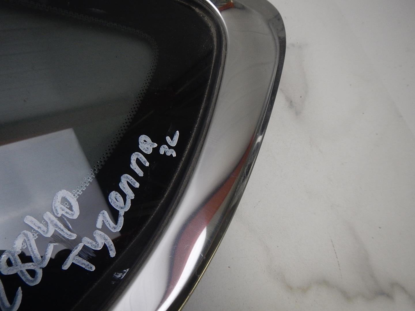 Стекло кузовное глухое левое