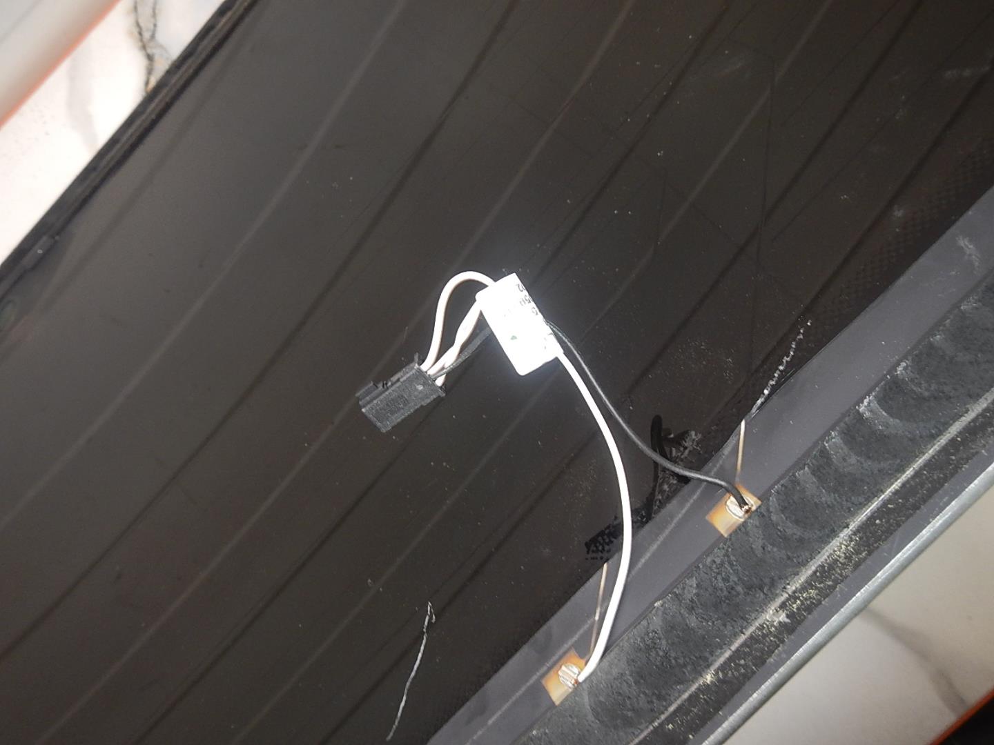 Стекло двери багажника