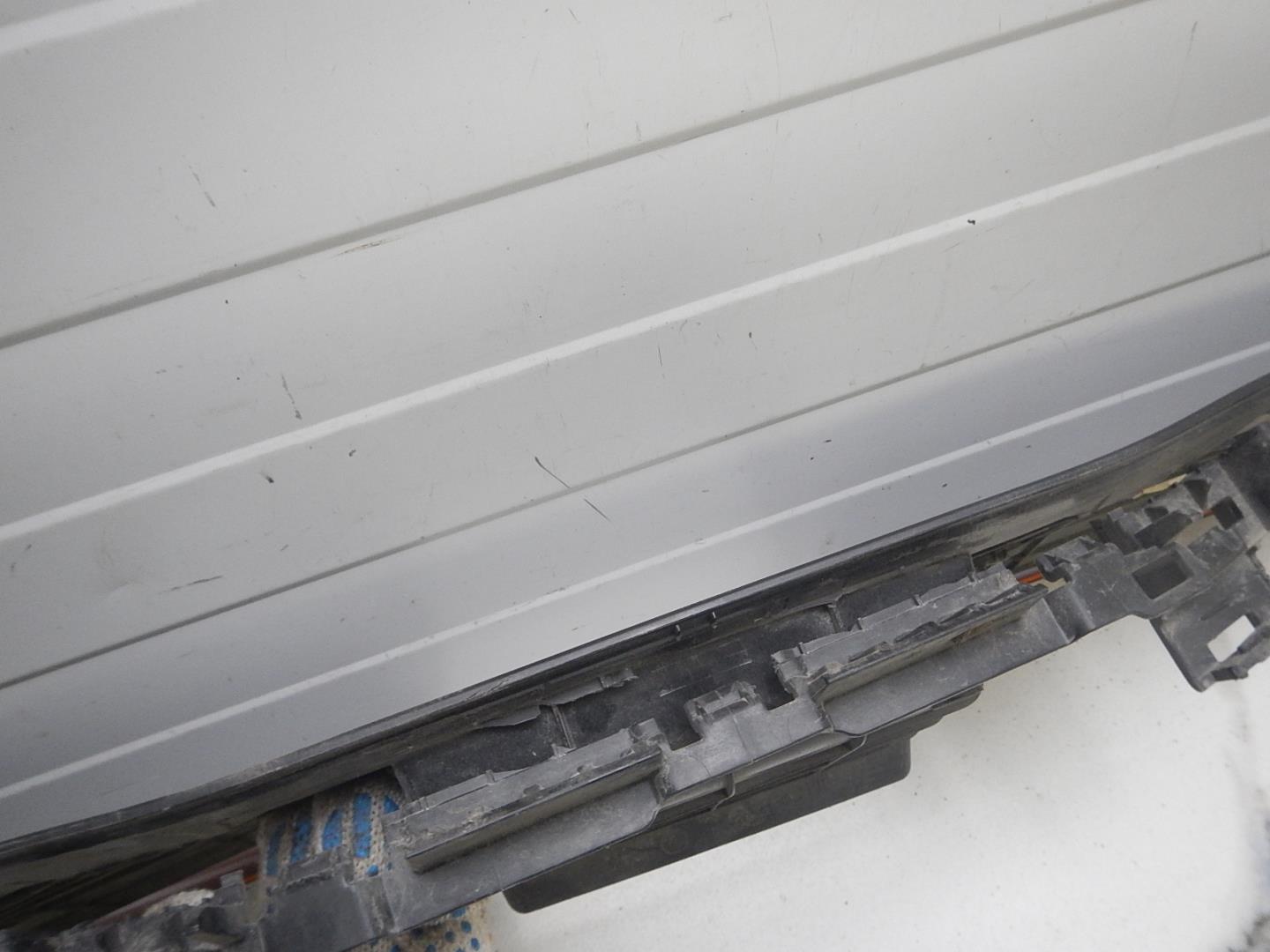 Кожух замка капота