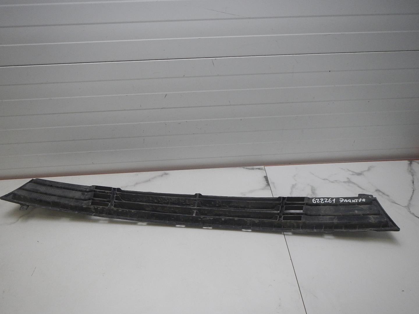 Решетка в бампер центральная