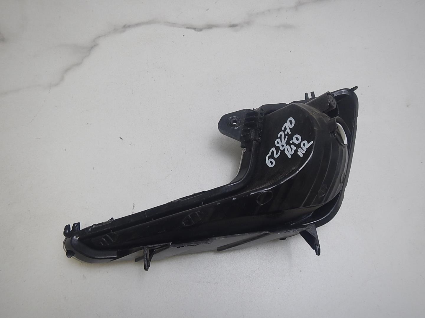 Фара противотуманная правая