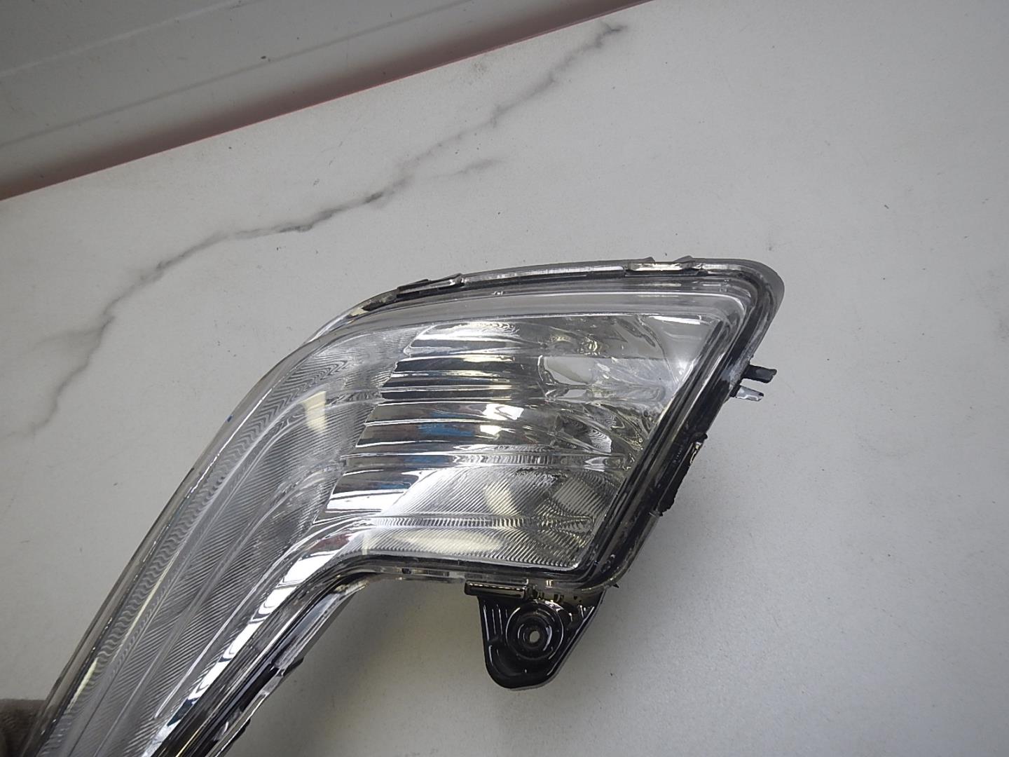 Фара противотуманная правая