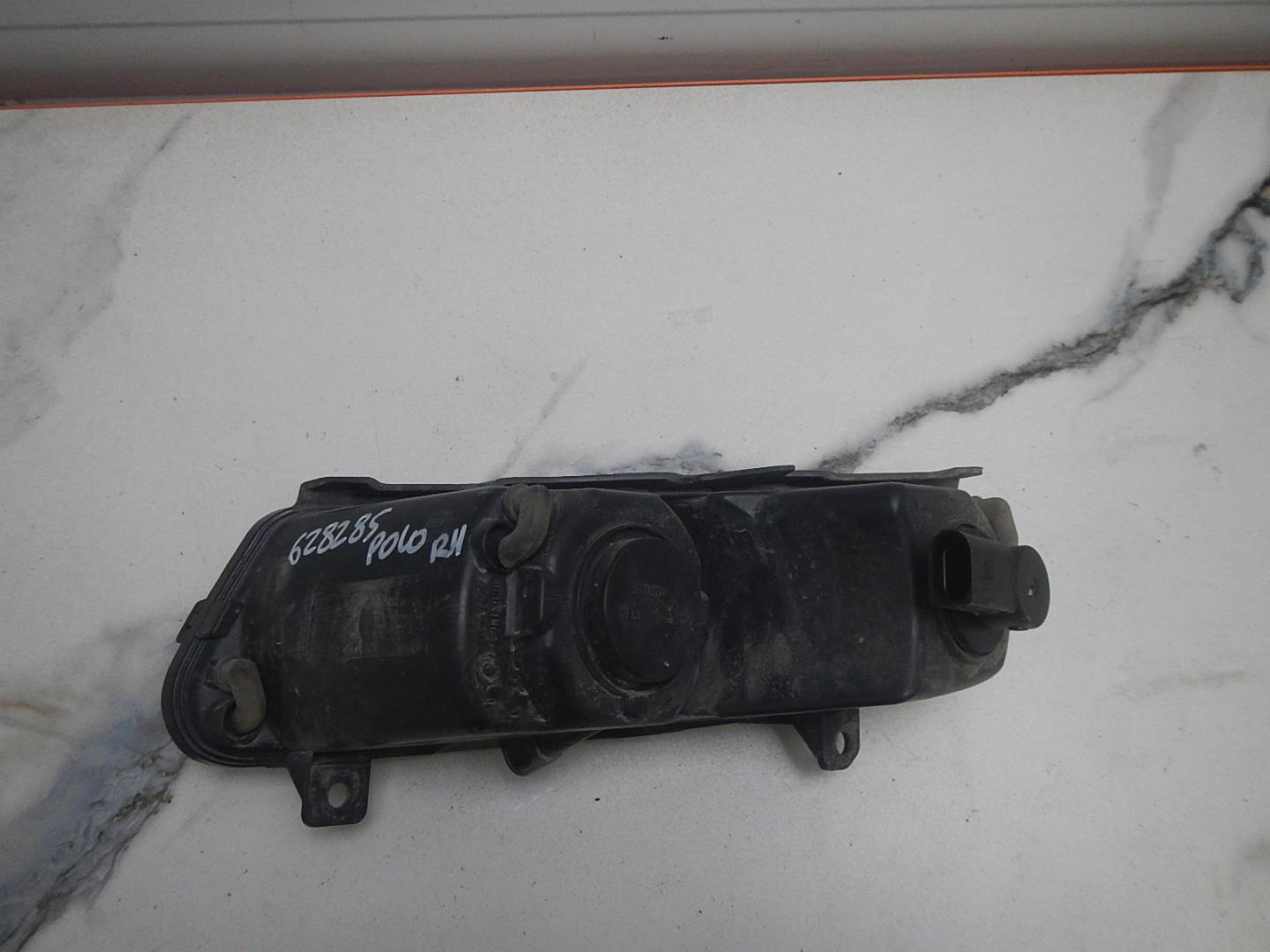 Фара противотуманная правая