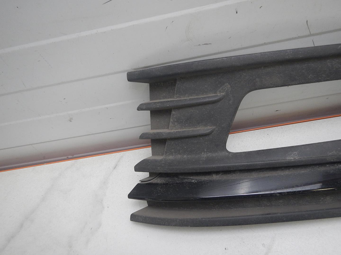 Решетка в бампер левая