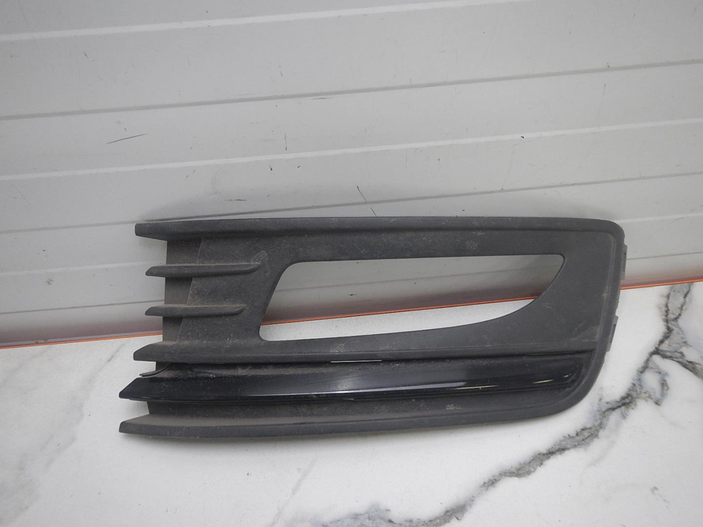 Решетка в бампер левая