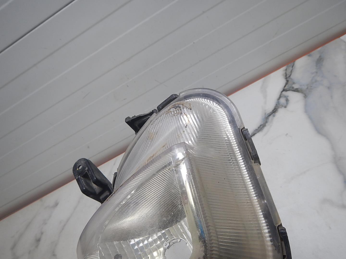 Фара противотуманная правая