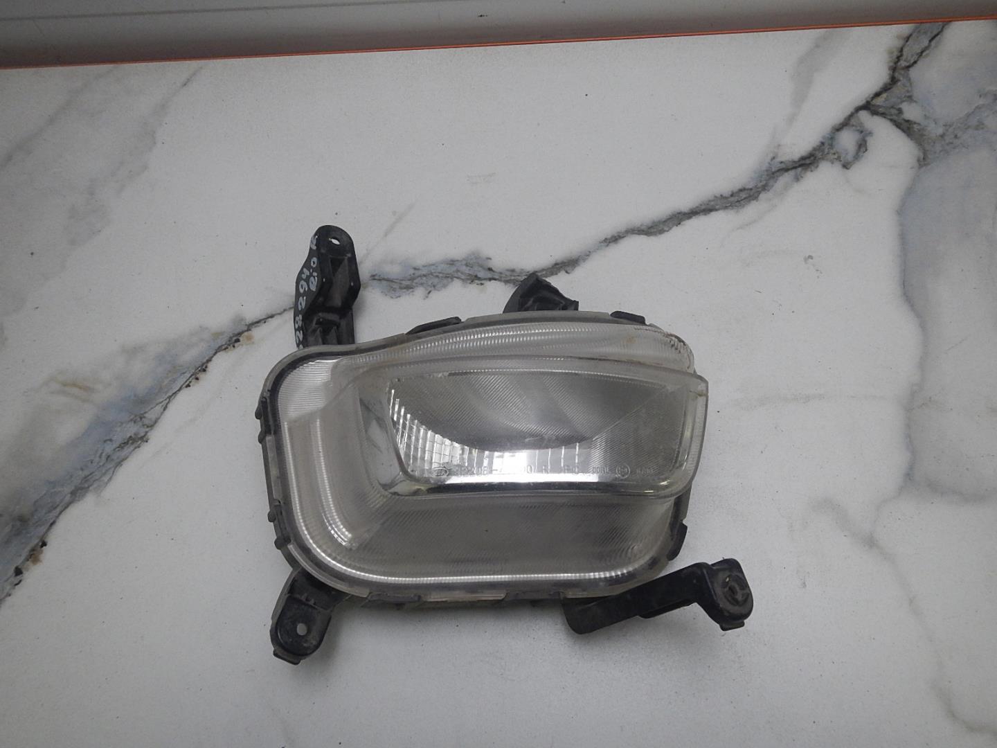 Фара противотуманная правая