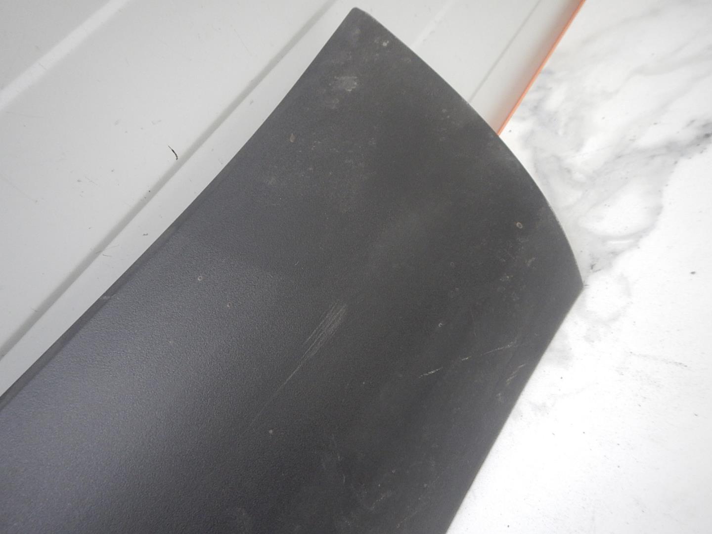 Молдинг передней правой двери