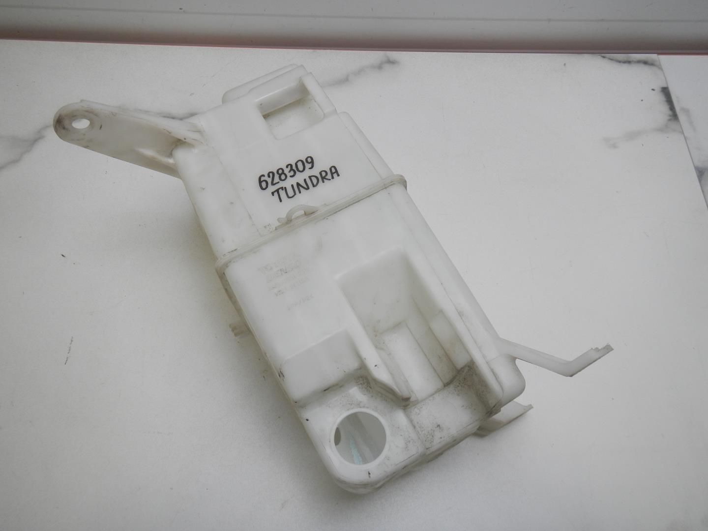 Бачок омывателя лобового стекла