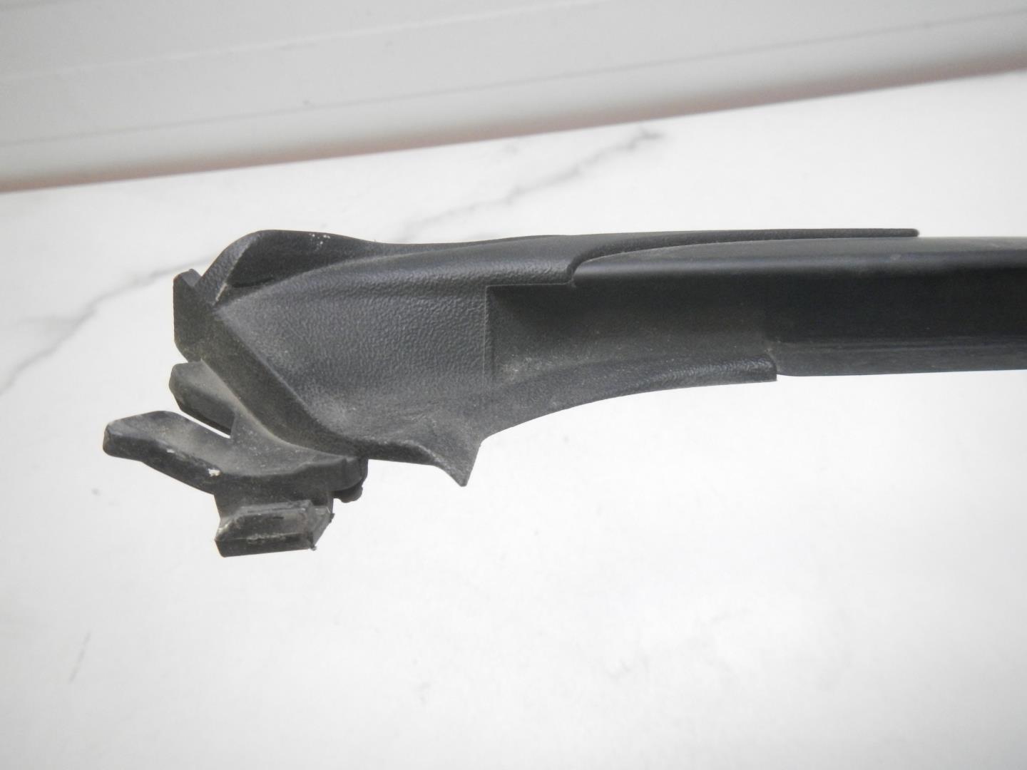 Молдинг лобового стекла