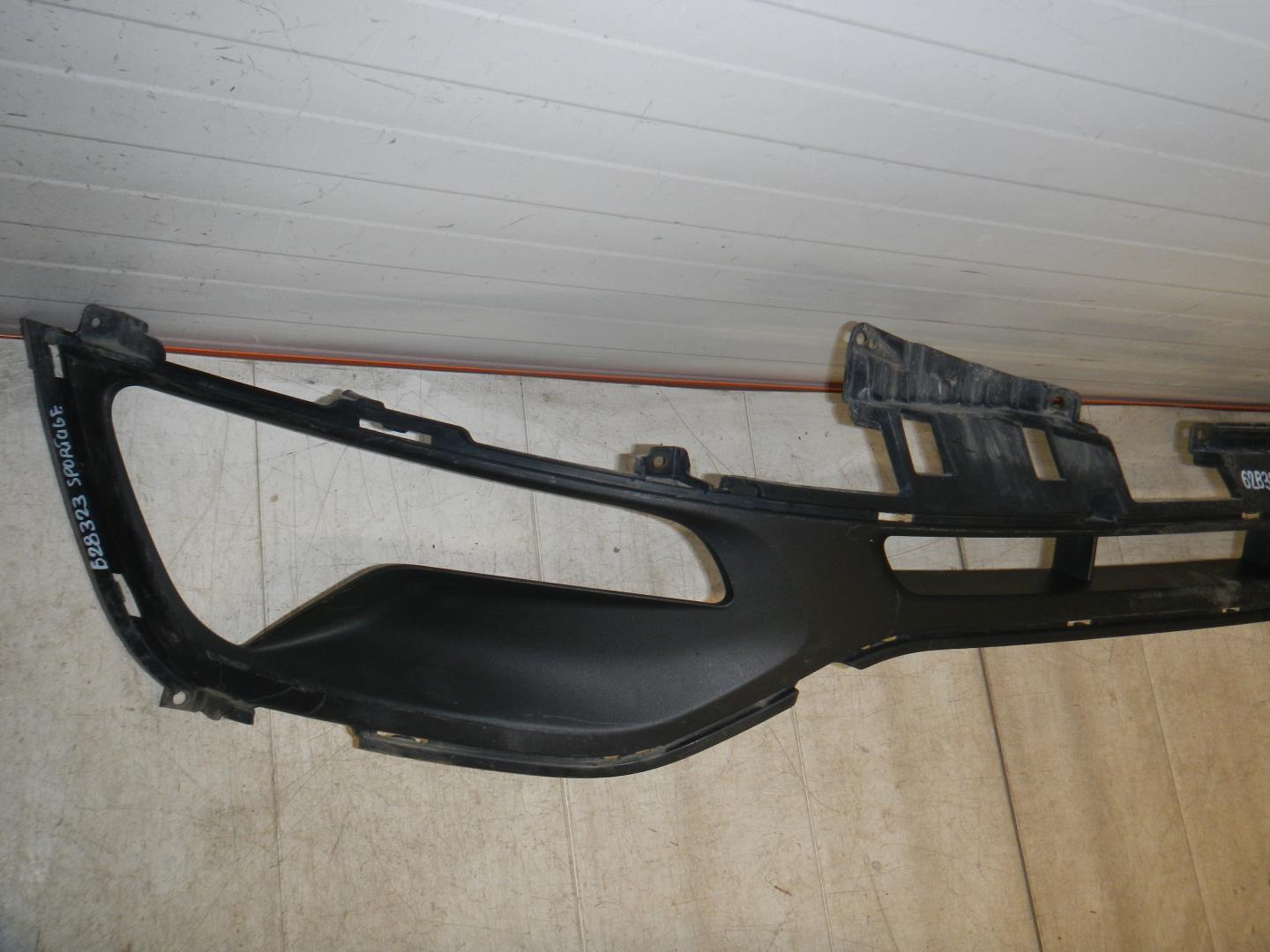 Решетка в бампер центральная