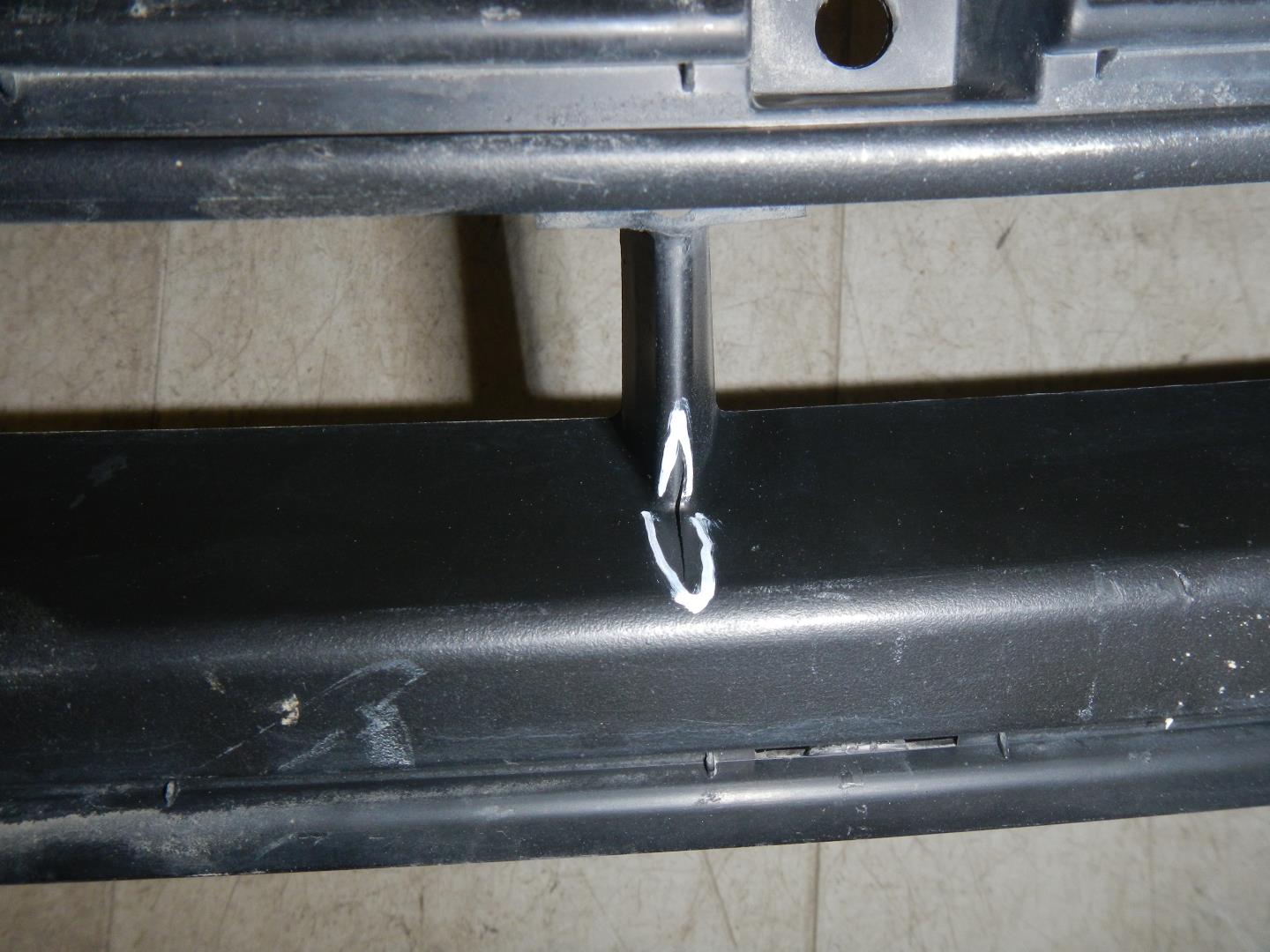 Решетка в бампер центральная