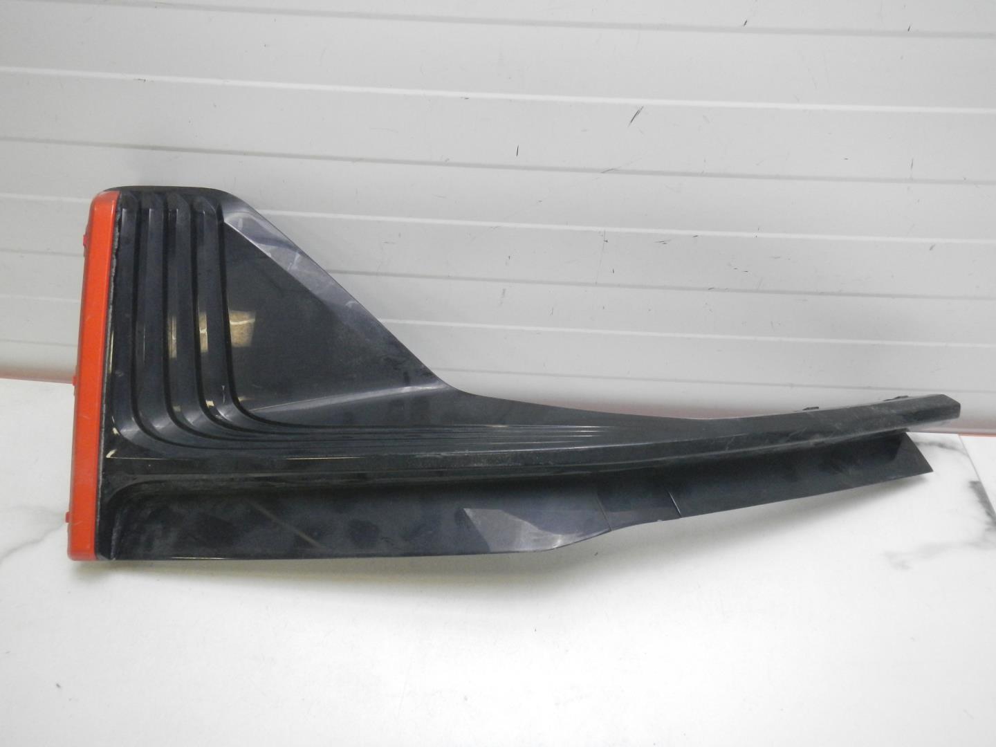 Решетка в бампер правая