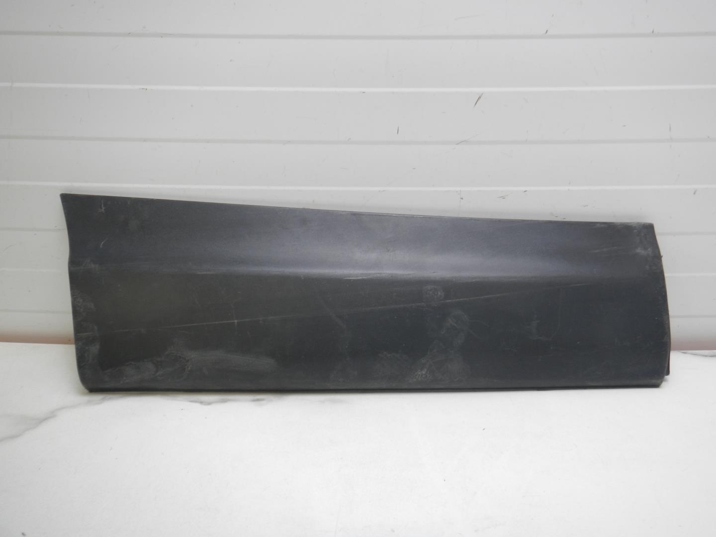 Молдинг задней правой двери