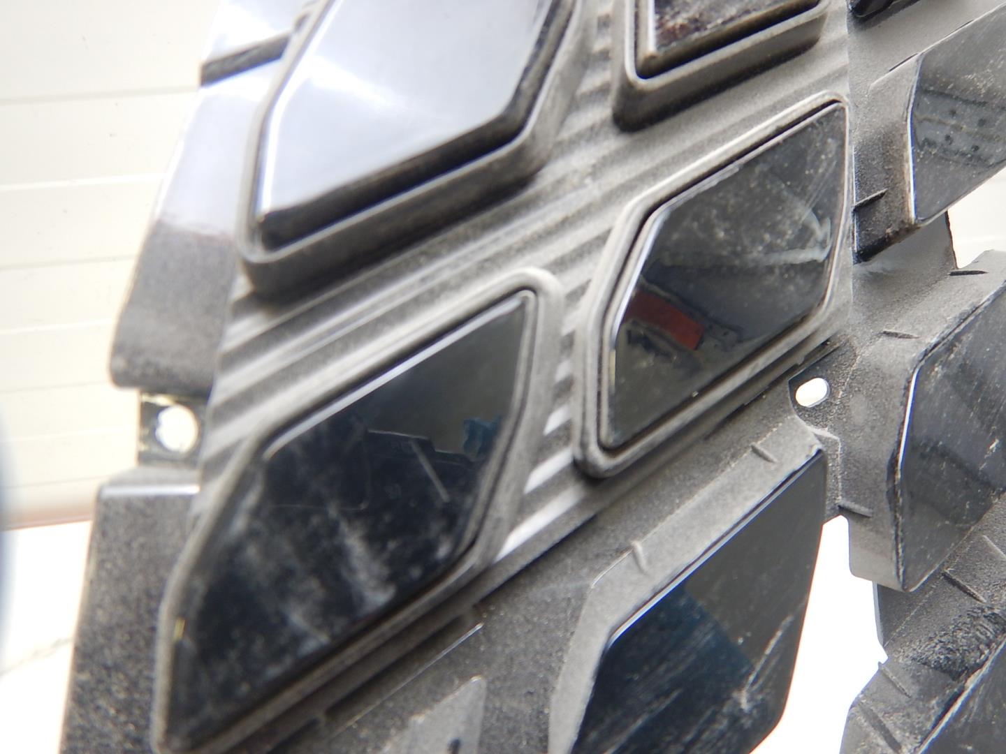 Накладка на решетку радиатора