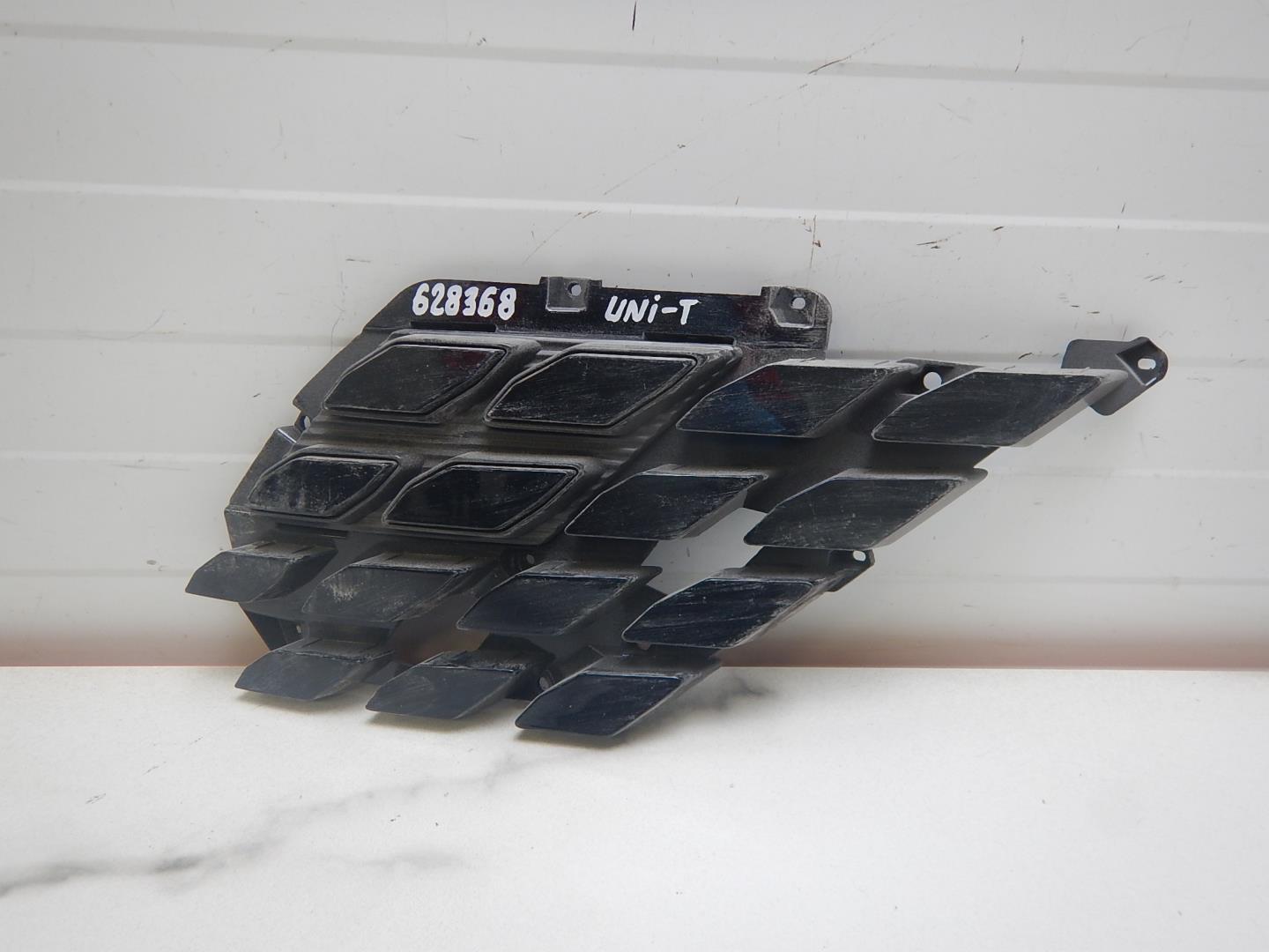 Накладка на решетку радиатора