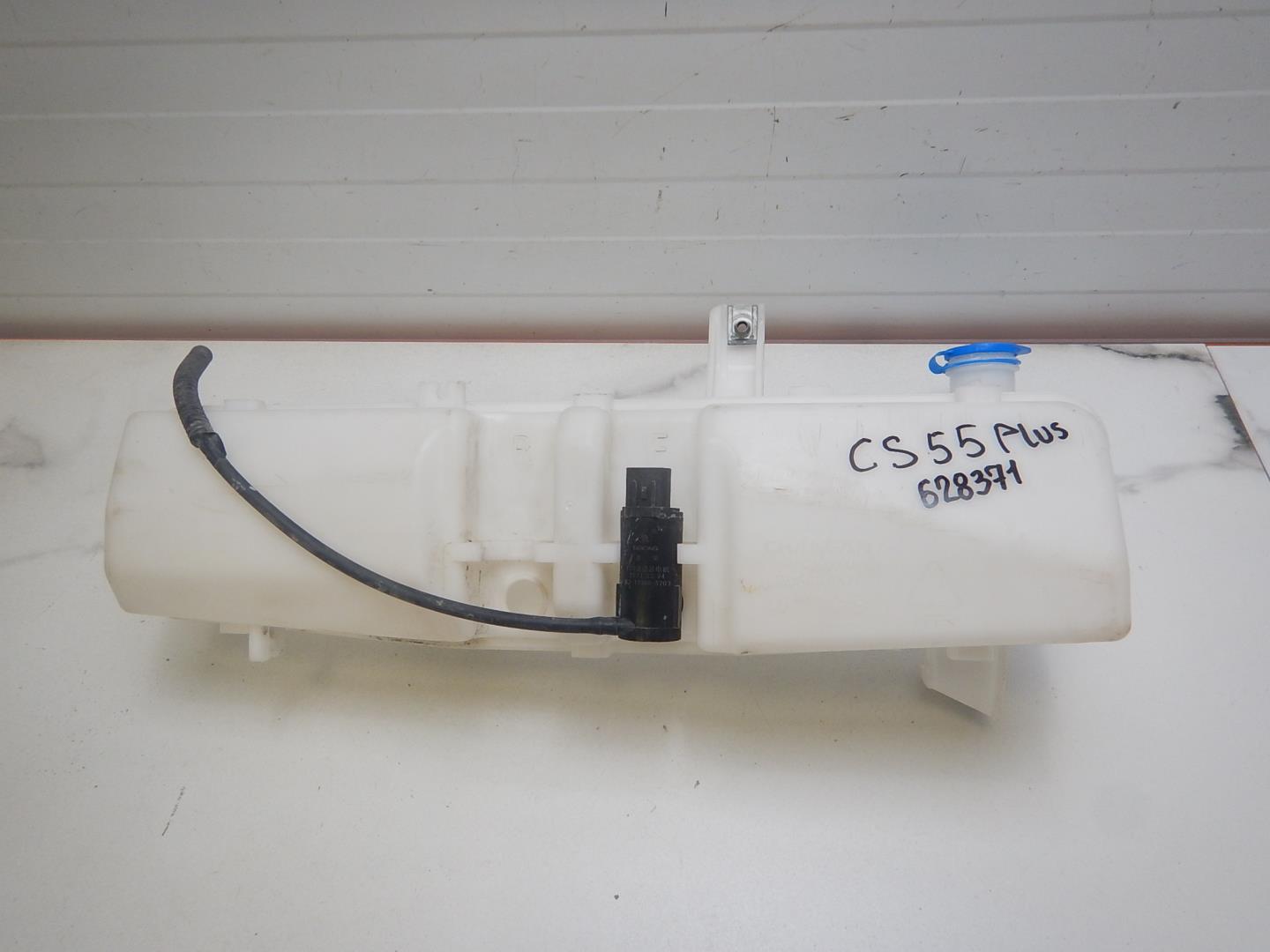 Бачок омывателя лобового стекла