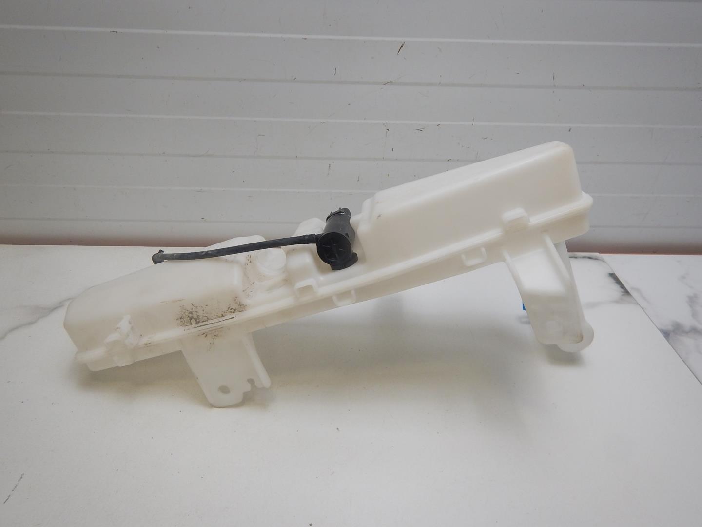 Бачок омывателя лобового стекла