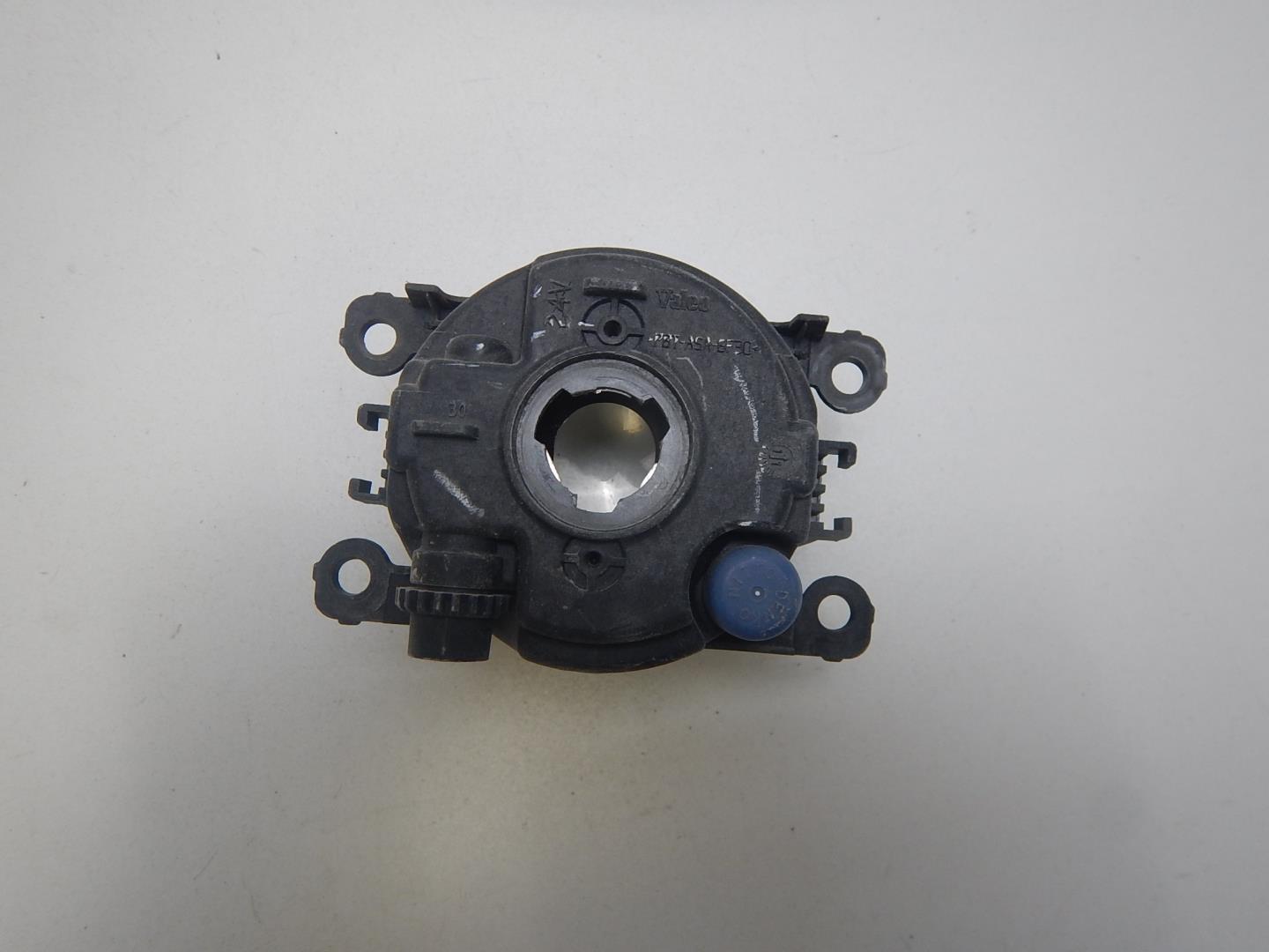 Фара противотуманная левая