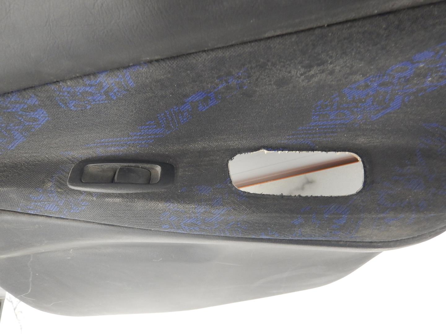 Обшивка двери задней правой