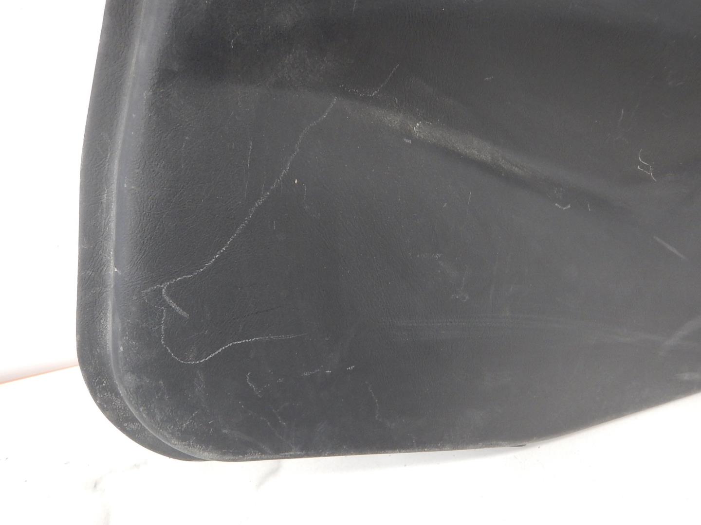 Обшивка двери задней правой