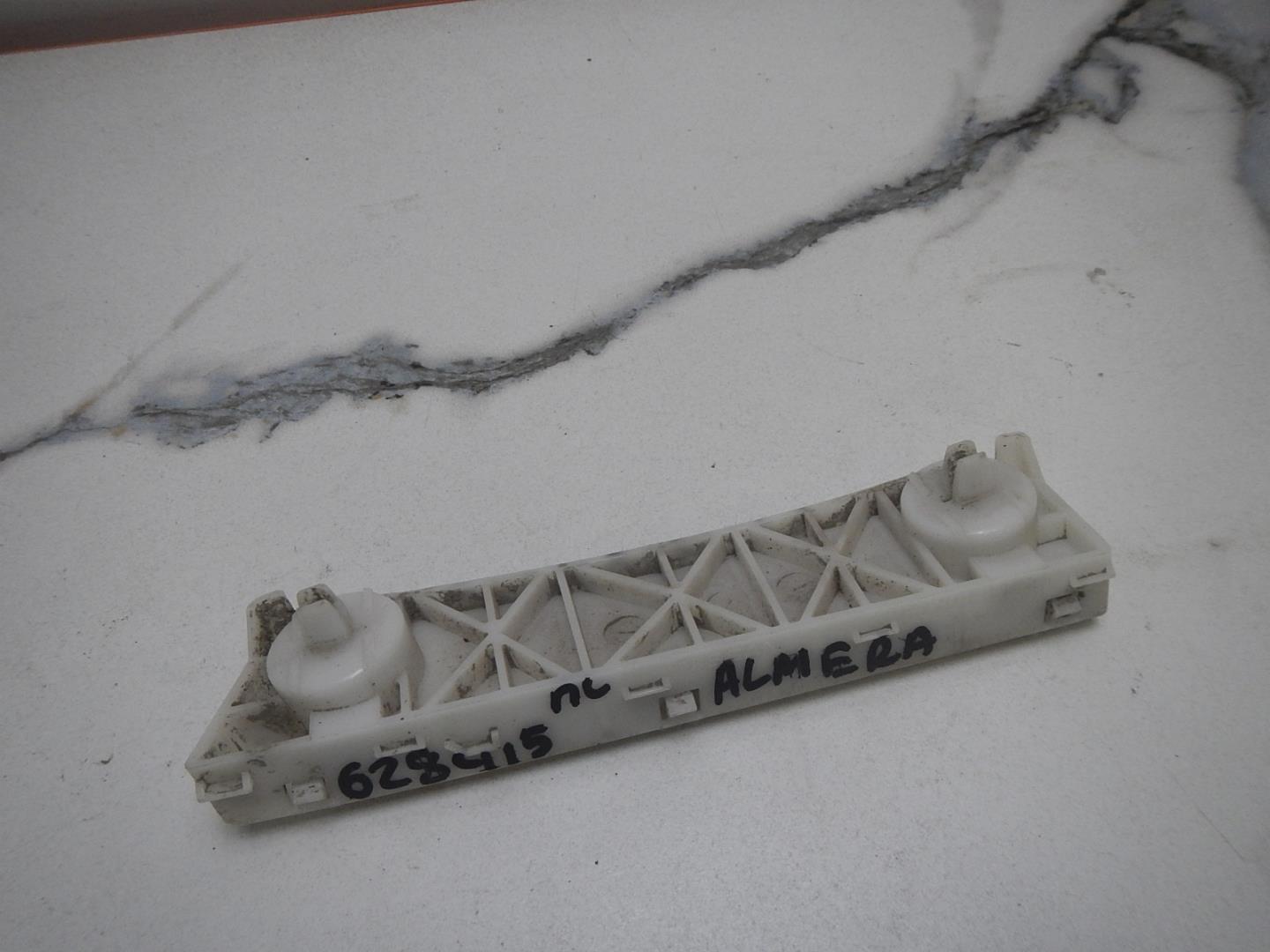 Кронштейн переднего бампера левый