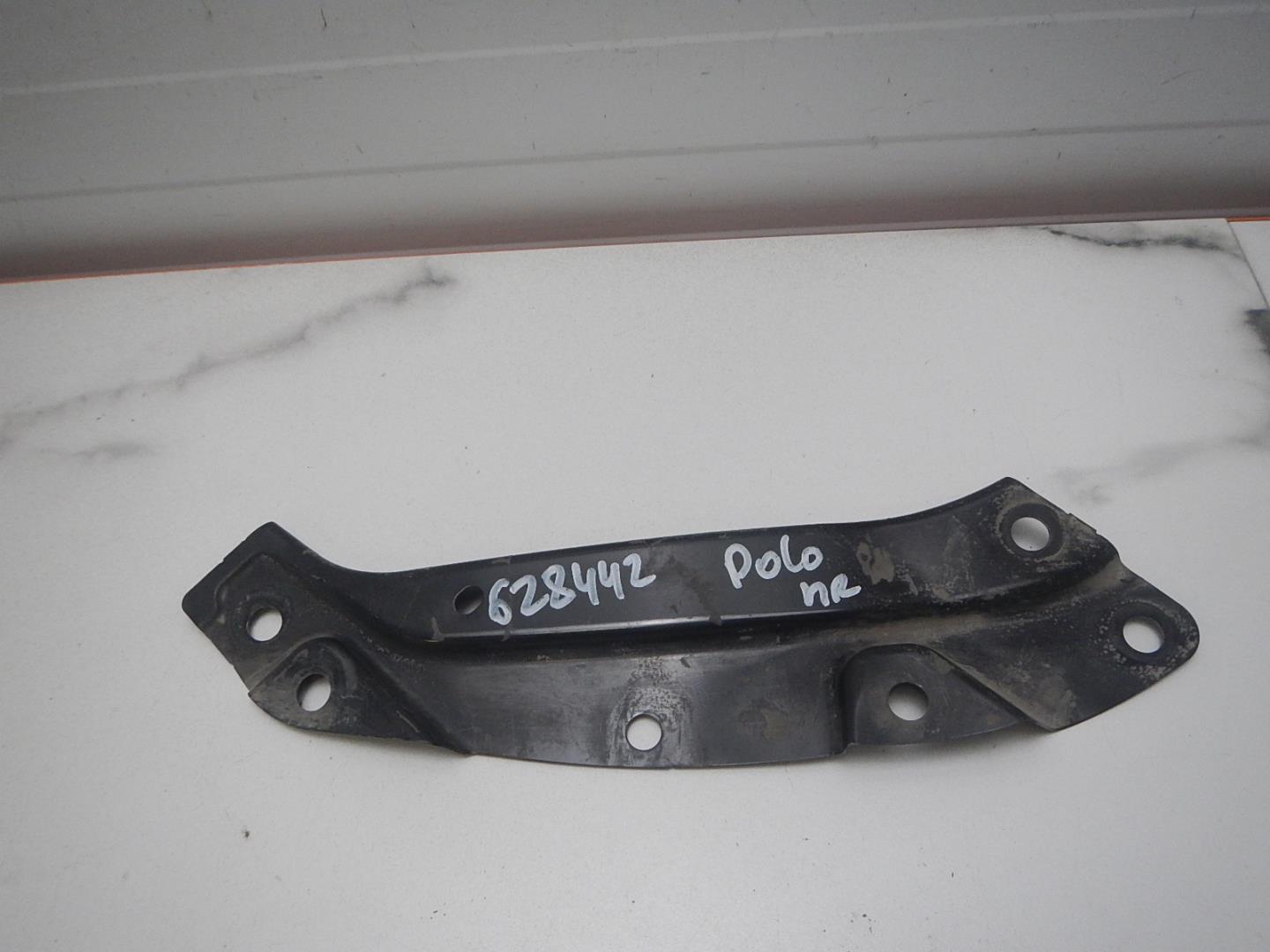 Кронштейн фар правый