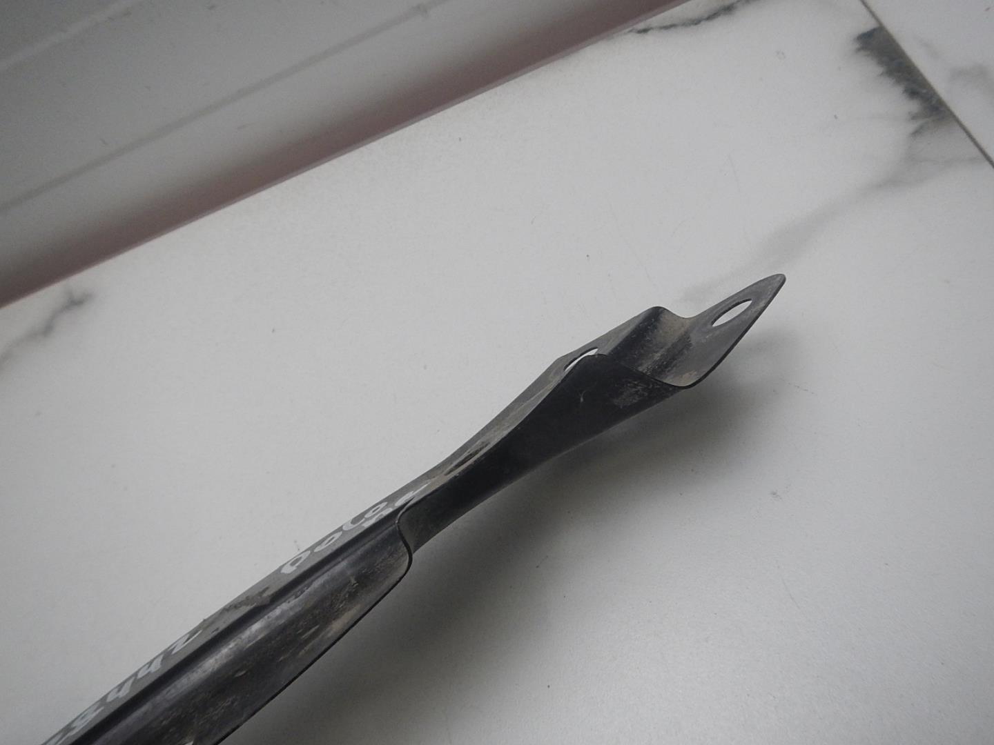 Кронштейн фар правый