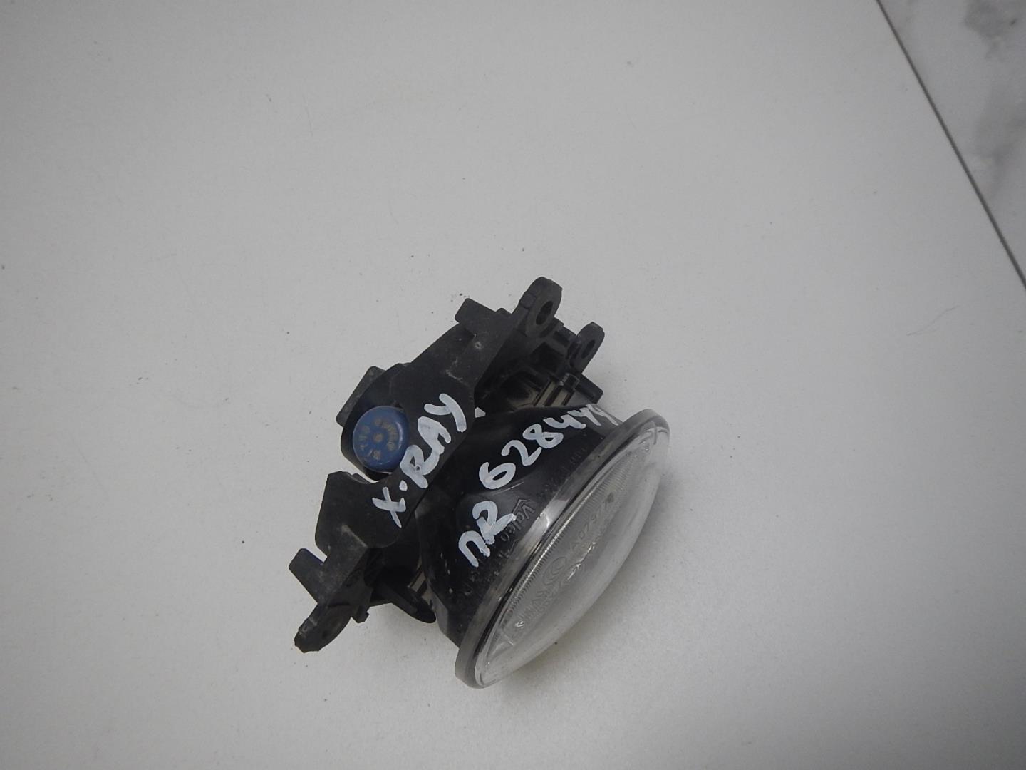 Фара противотуманная левая