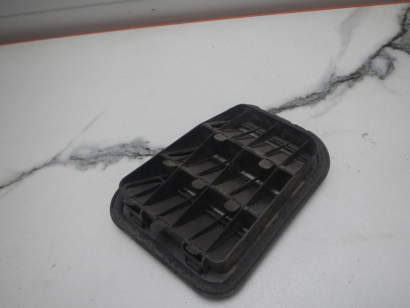 Решетка вентиляционная