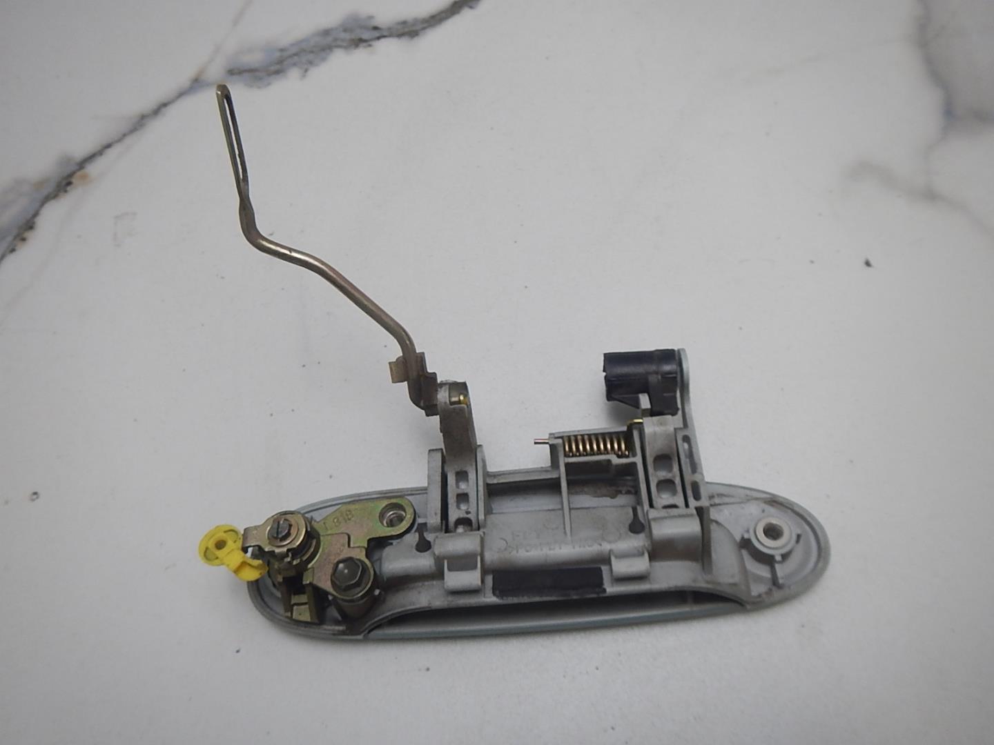 Ручка двери передней наружная левая