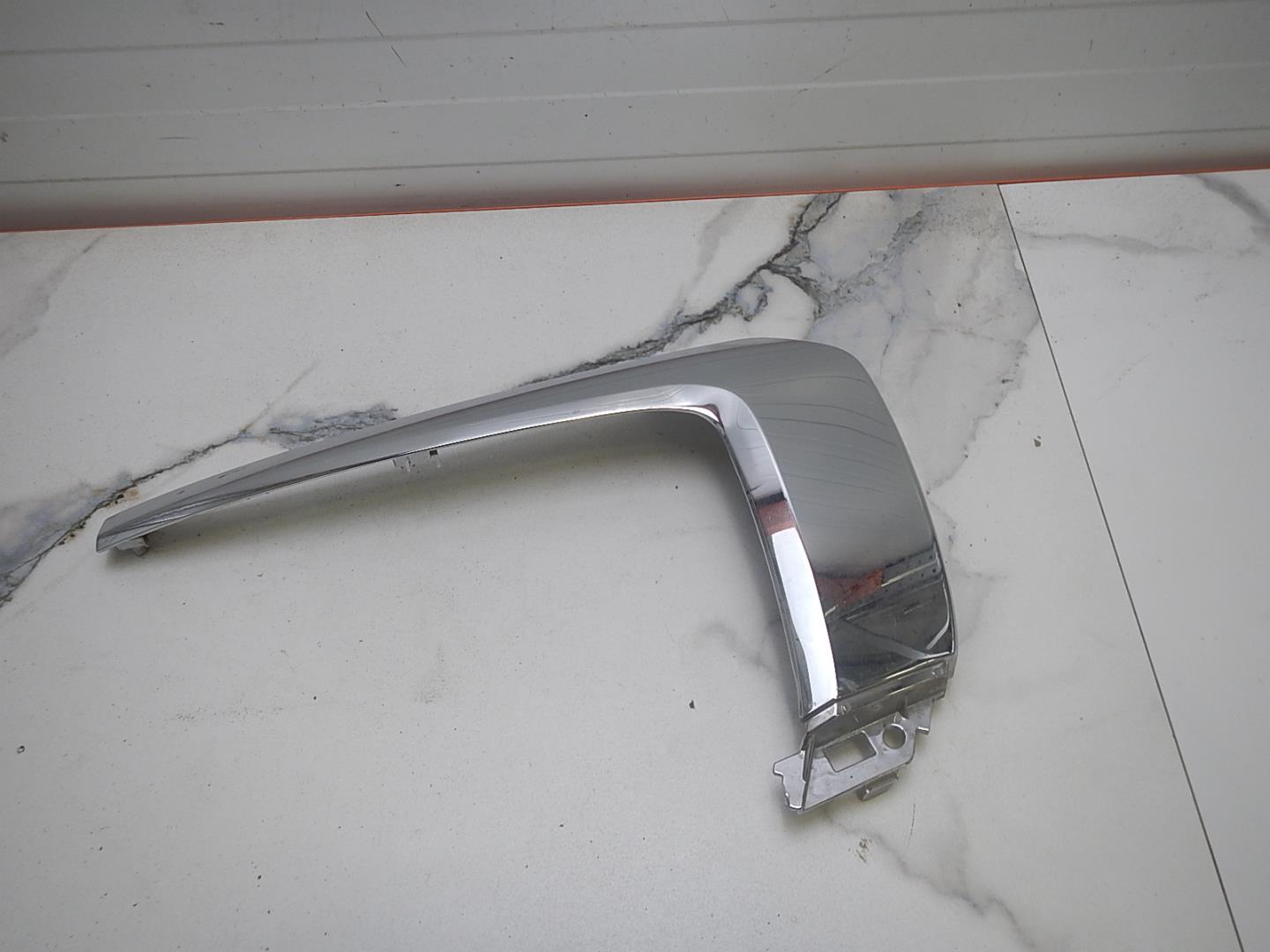 Накладка переднего бампера правая