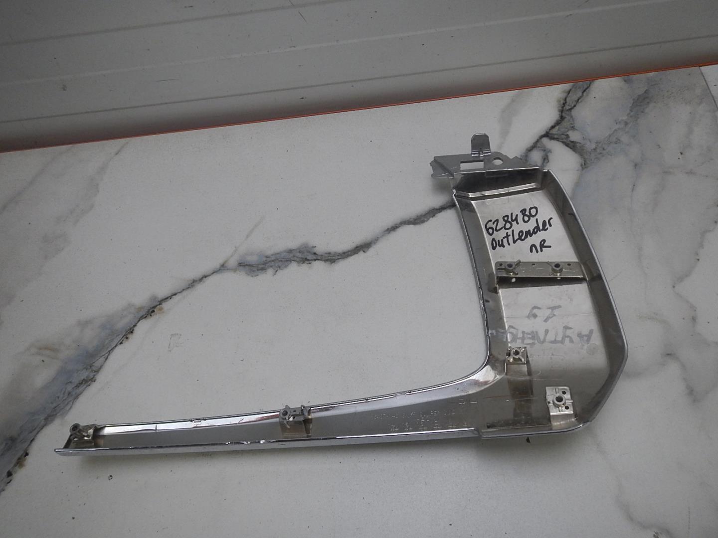 Накладка переднего бампера правая