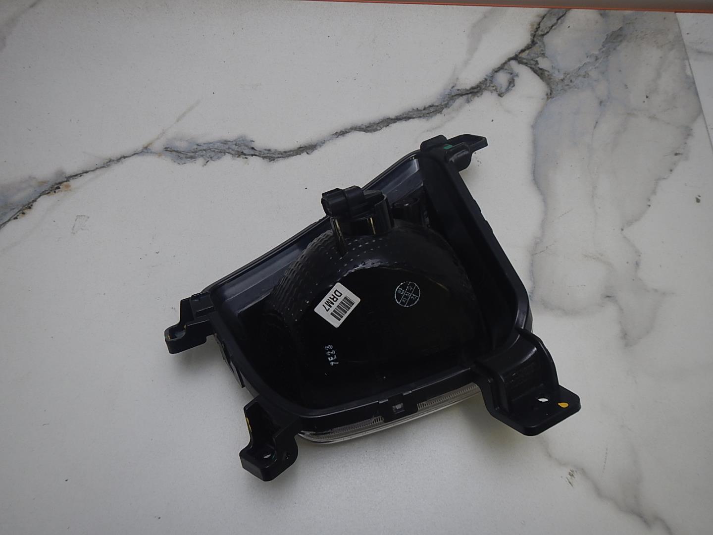 Фара противотуманная левая