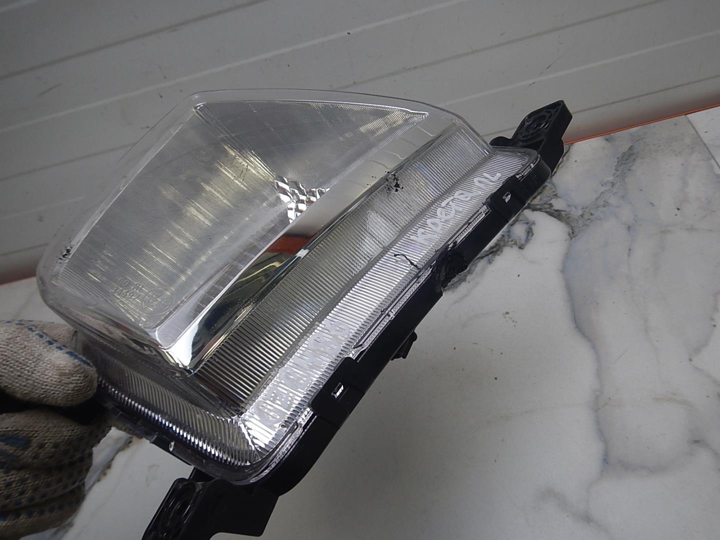 Фара противотуманная левая