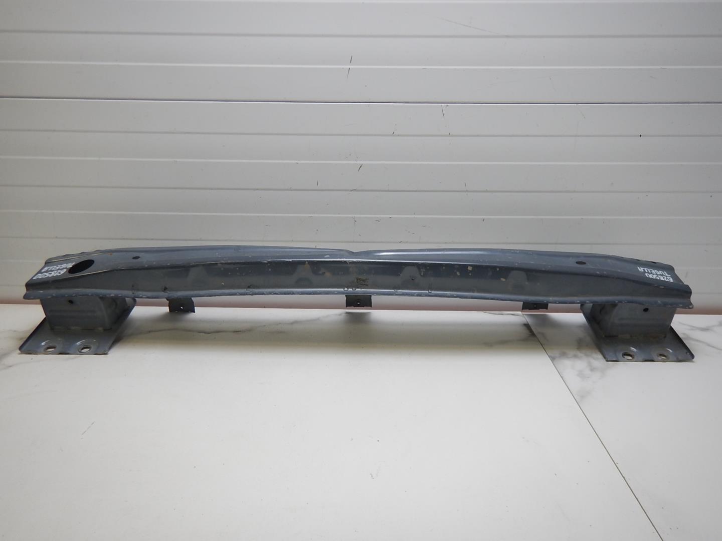 Усилитель заднего бампера