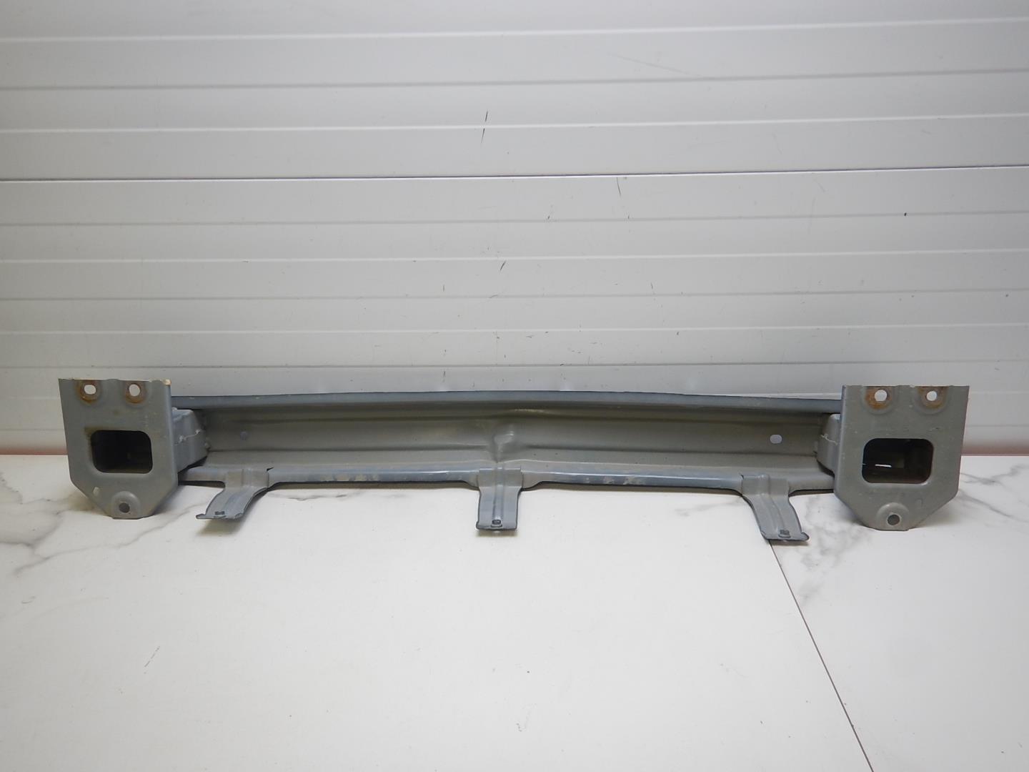 Усилитель заднего бампера