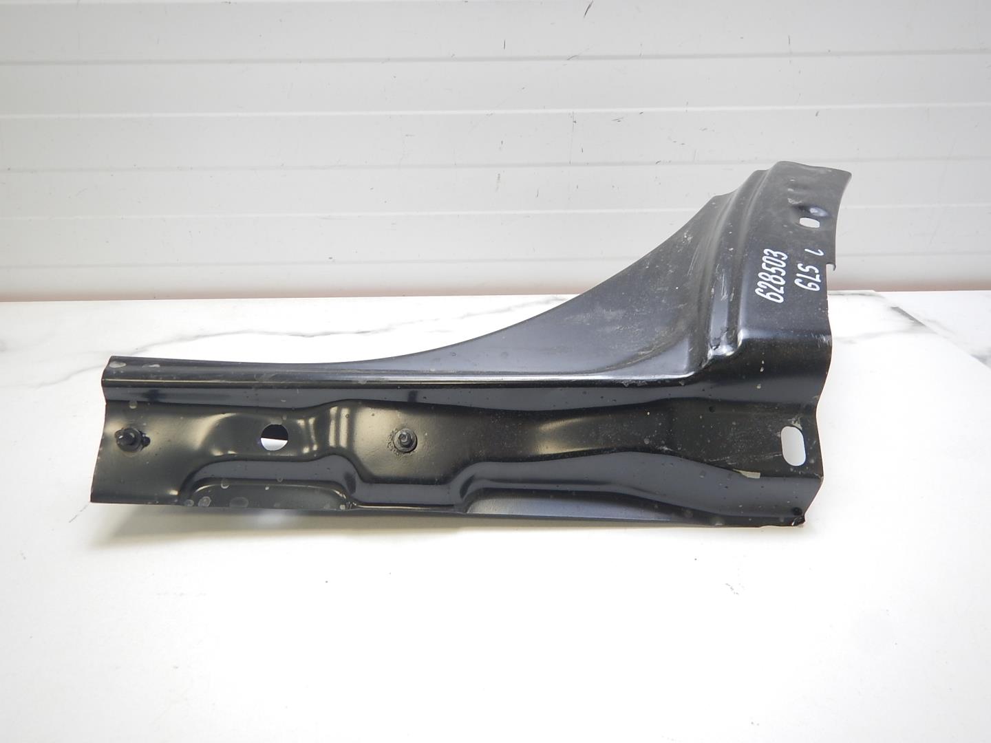 Порог левый