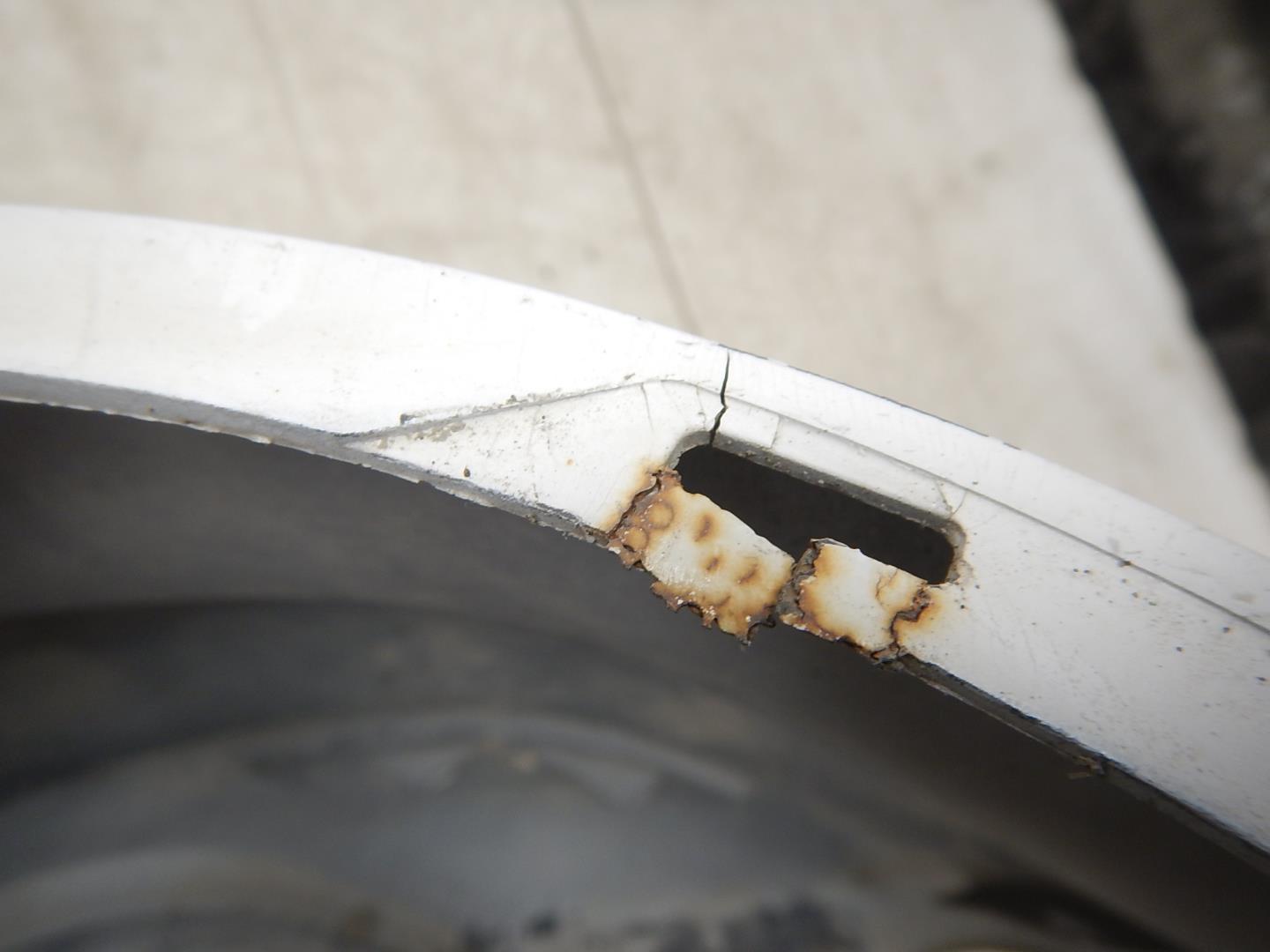 Бампер задний