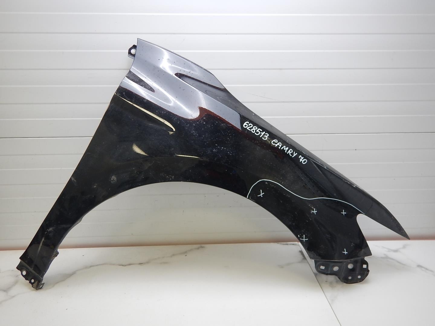 Крыло переднее правое