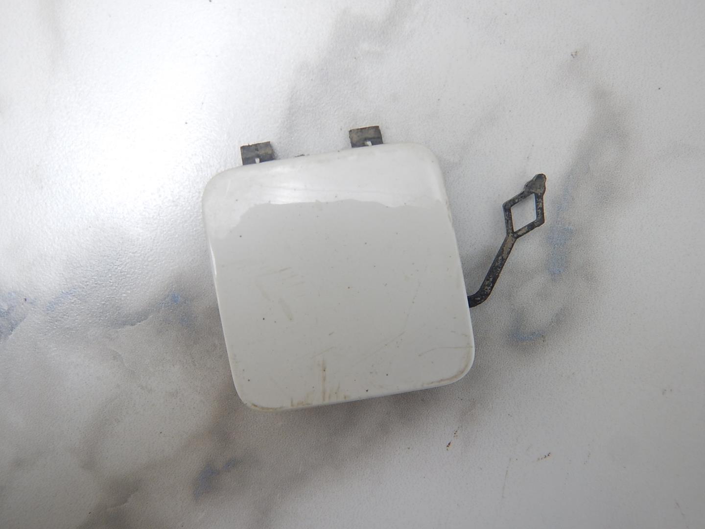 Заглушка буксировочного крюка